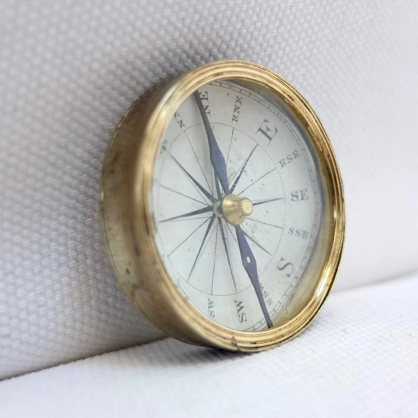 Victorian Brass Pocket Compass c.1840