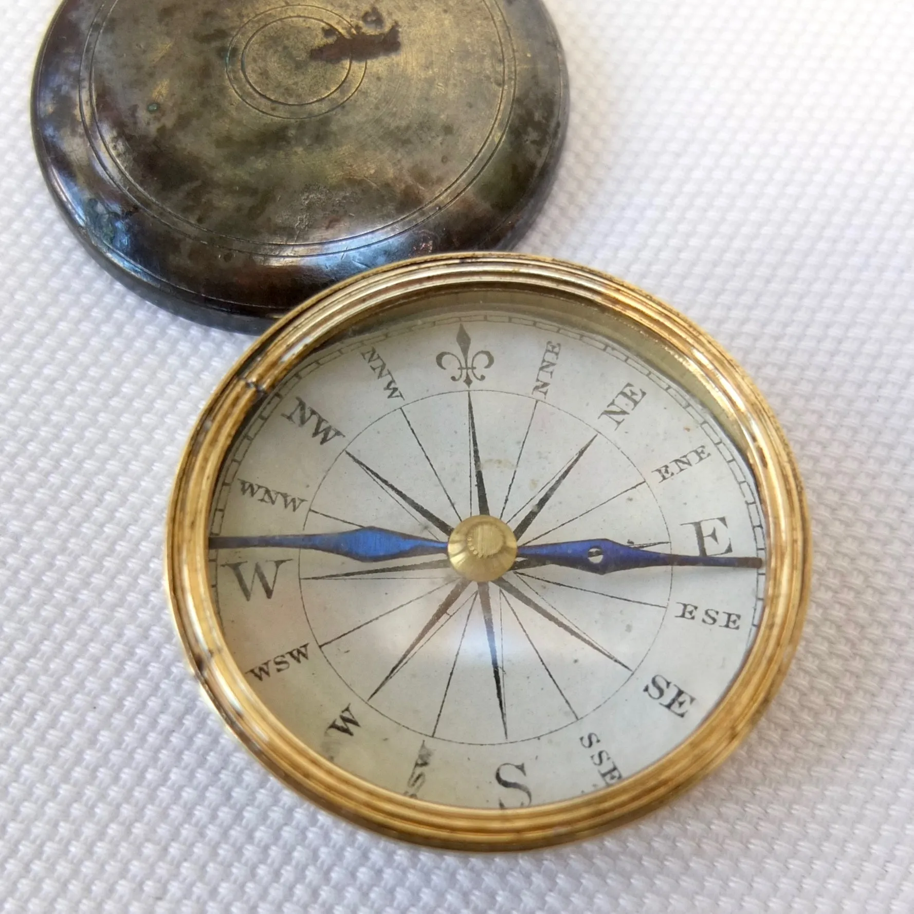 Victorian Brass Pocket Compass c.1840