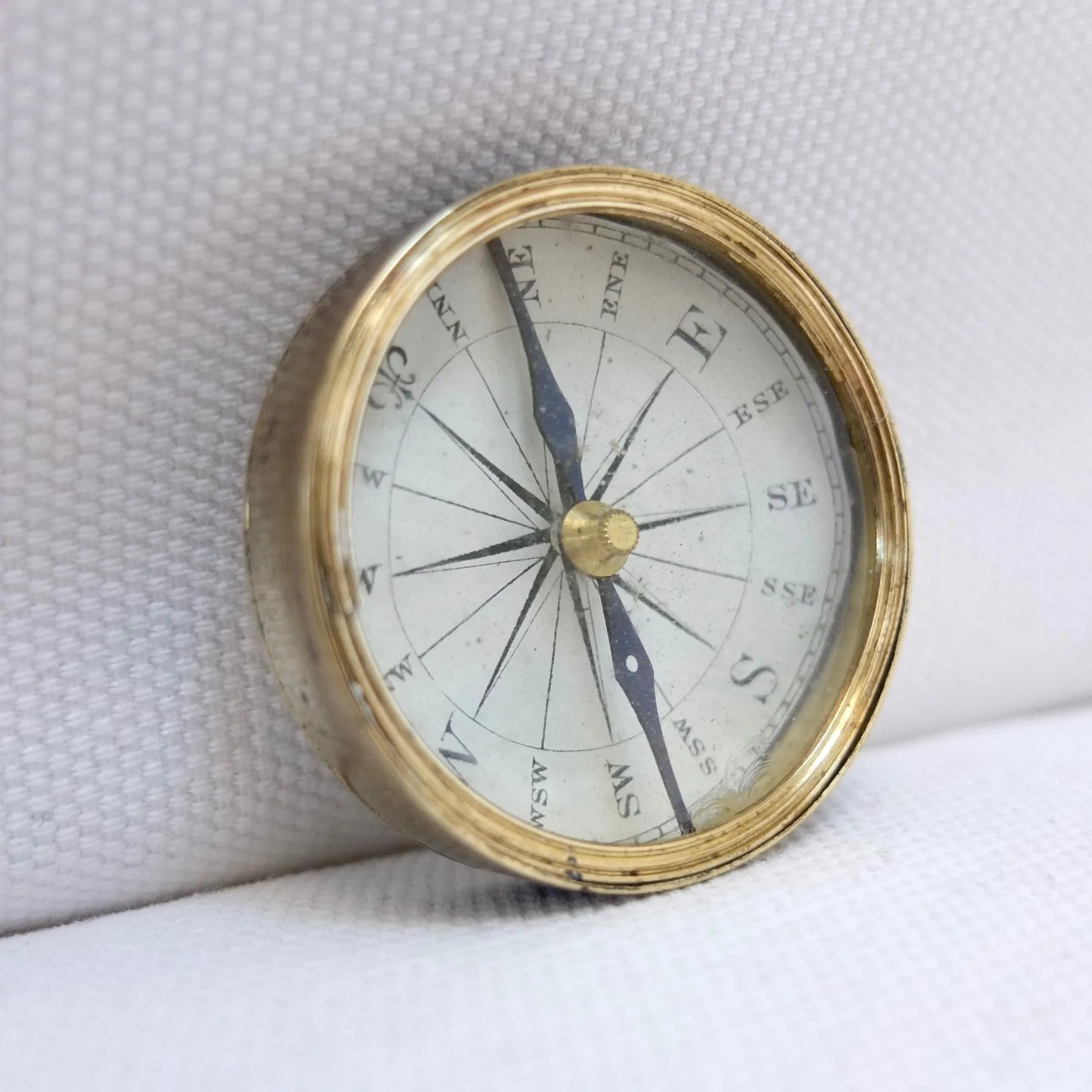 Victorian Brass Pocket Compass c.1840